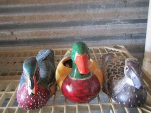 lot 71 image: qty 3 wooden decorative ducks