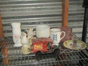 lot 121 image: vase, 2 bird figurines, coffee cup, pink bowl, decorative plate, and more