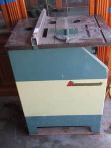lot 1 image: Paramount table saw model no. 381-a serial no. 1018