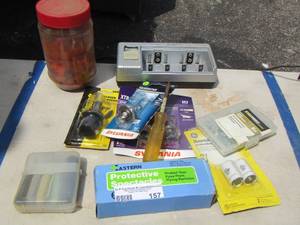 lot 157 image: garage items