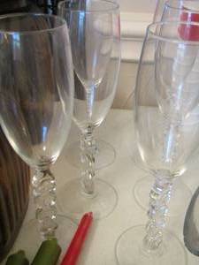 lot 182 image: 6 long stem wine glasses with the year 2000 on the stem, oblong glass bread plate