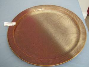 lot 206 image: 18 round decorative plate