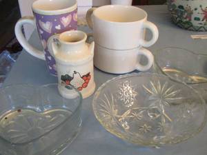 lot 196 image: 2 heart shape glass candy dishes, Star of David crystal dish, cups and more
