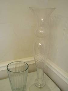 lot 205 image: heavy duty clear glass vase 10 tall, 27  bubble glass vase