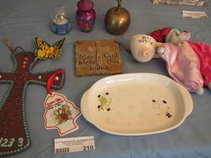 lot 210 image: various home dcor