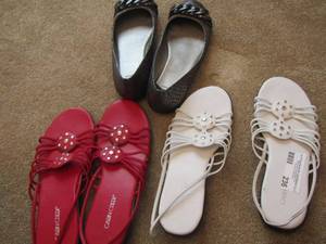 lot 236 image: 3 pair of womens flats size 9 12