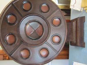 lot 231 image: Leather stand household dcor   29 X 22