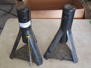 lot 261 image: 2 small black jack stands