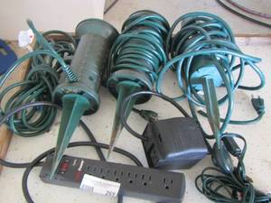 lot 269 image: outdoor Christmas light,  extension cords w plug outlets for easy assembly