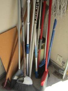 lot 324 image: household brooms and mops