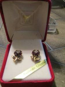 lot 174 image: Montana SILVERSMITH  Australian crystal set earrings new in box