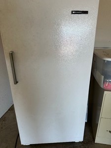 lot 367 image: WHITE WESTINGHOUSE UPRIGHT FREEZER ENERGY SAVER