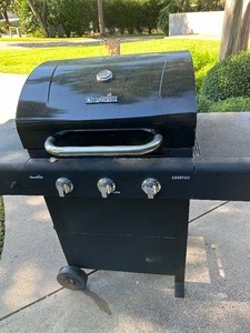 lot 365 image: CHAR-BROIL ATVANTAGE GAS GRILL 3 BURNERS