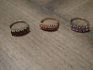 lot 169 image: Womens rings with synthetic amethyst- and garnet tourmaline