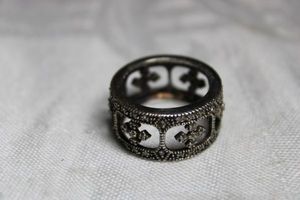 lot 36 image: Sterling Silver - marked Lenox 925 Thailand with cross design rhinestones size 8 weighs 7g