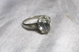 lot 42 image: Sterling Silver - Teardrop stone marked Sterling, size 6.5 weighs 4g