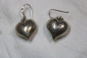 lot 55 image: Sterling Silver - 3D Heart wire earrings marked 925, weight 4.8g