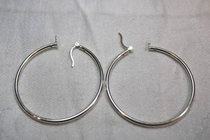 lot 63 image: Sterling Silver - Silver hoop earrings with hinged hoop closures marked 925