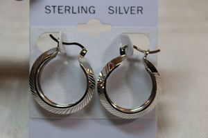 lot 69 image: Sterling Silver - Silver hoop earrings with hinged hoop closures marked 925