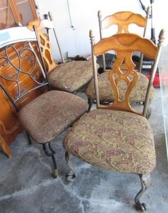 lot 308 image: Dining chairs 4 total, one does not match