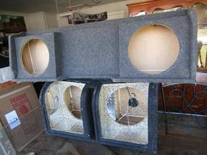 lot 309 image: Dual subwoofer speaker boxes, 2 total