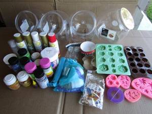 lot 325 image: Assorted cake baking supplies as shown