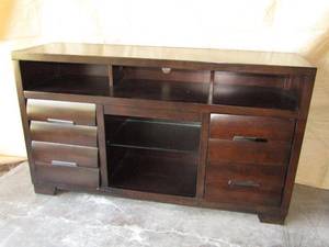 lot 344 image: Entertainment credenza maple veneer with cordovan stain finish