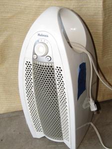lot 367 image: Holmes air purifier model HAP9414