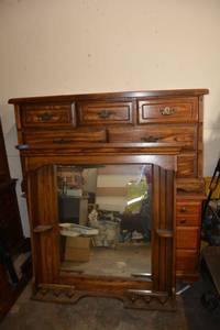 lot 134 image: Mid Century dresser and mirror set -  2 pieces