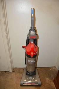 lot 154 image: Hoover Wind Tunnel Hepa Filter Vacuum Cleaner