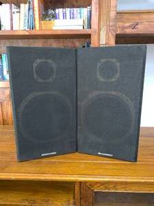 lot 16 image: Nice pair of Marantz Home Speakers $$