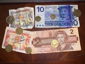 lot 36 image: Lot of Mixed Foreign Currency see pics.