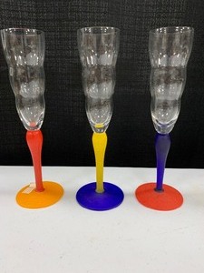 lot 133 image: Mid Century Sottsass Blown glass Memphis pcs