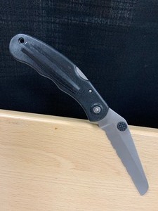 lot 44 image: Folding lock blade knife