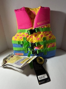 lot 45 image: Body glove youth lifejacket