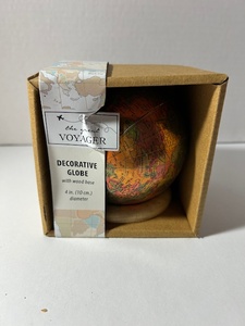 lot 61 image: 4 inch desk globe