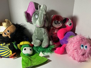 lot 119 image: Stuffed toys and puppets