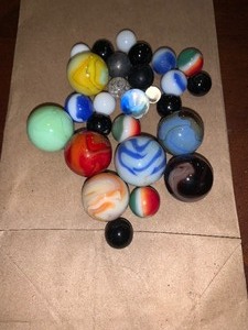 lot 171 image: Nice collection of vintage marbles shooters and players see pics