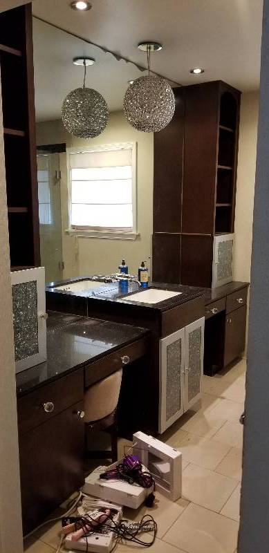 Bathroom Cabinets High End Liance Liquidation More Auction 1