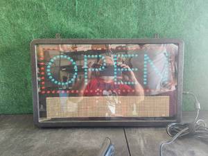 lot 5 image: Digital open sign - Wine Time