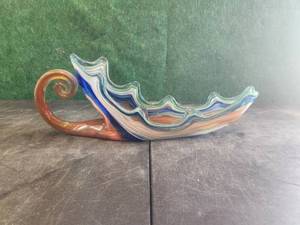 lot 27 image: Vintage art glass multi color cornucopia vase-centerpiece