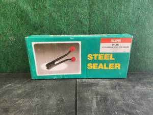 lot 32 image: Uline H-36 12 steel strap sealer