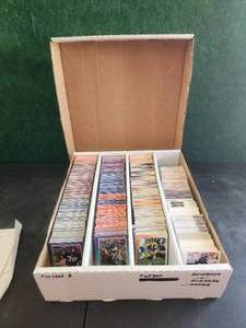 lot 42 image: Generous selection of football cards