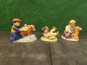 lot 132 image: Selection of 3 Franklin porcelain figures - The U.N. Children