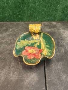 lot 196 image: Vintage green and gold floral leaf dish