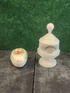lot 200 image: Lefton egg and covered dish