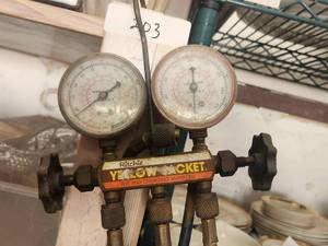 lot 203 image: Ritchie Yellow Jacket test and charging manifold