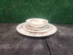 lot 209 image: Wedgewood Bone China dishes - 4 pieces
