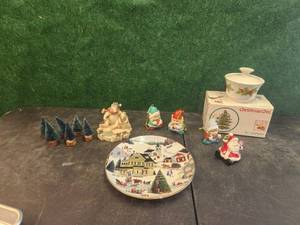 lot 238 image: Selection of Christmas decorations