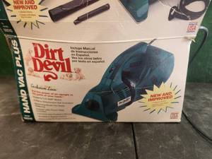 lot 275 image: Dirt Devil vacuum cleaner